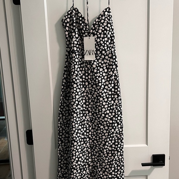 NWT Zara Black Floral Midi Dress - Picture 2 of 2